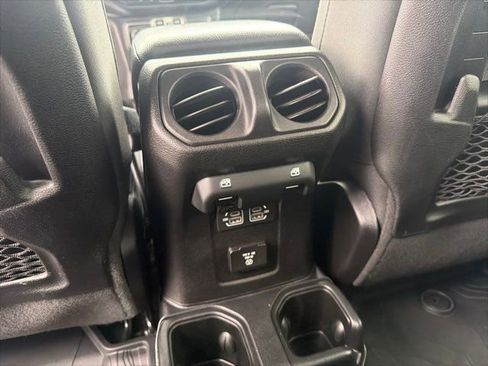 Used 2021 Jeep Wrangler Unlimited Rubicon image 36