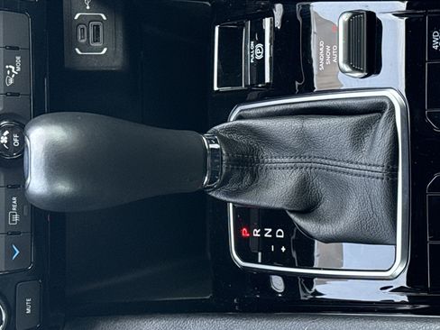 Used 2024 Jeep Compass Latitude w/ Altitude Special Edition image 24