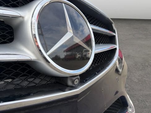 Used 2014 Mercedes-Benz E 550 4MATIC Sedan image 44