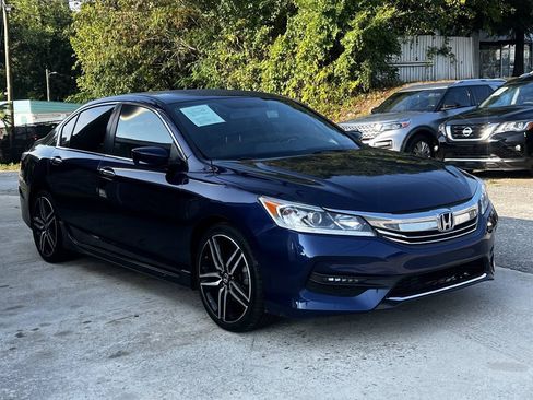 Used 2017 Honda Accord Sport Special Edition image 8