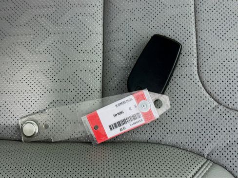 Used 2024 Toyota Tundra Limited image 33