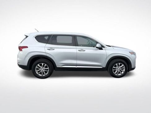 Used 2019 Hyundai Santa Fe SE image 8