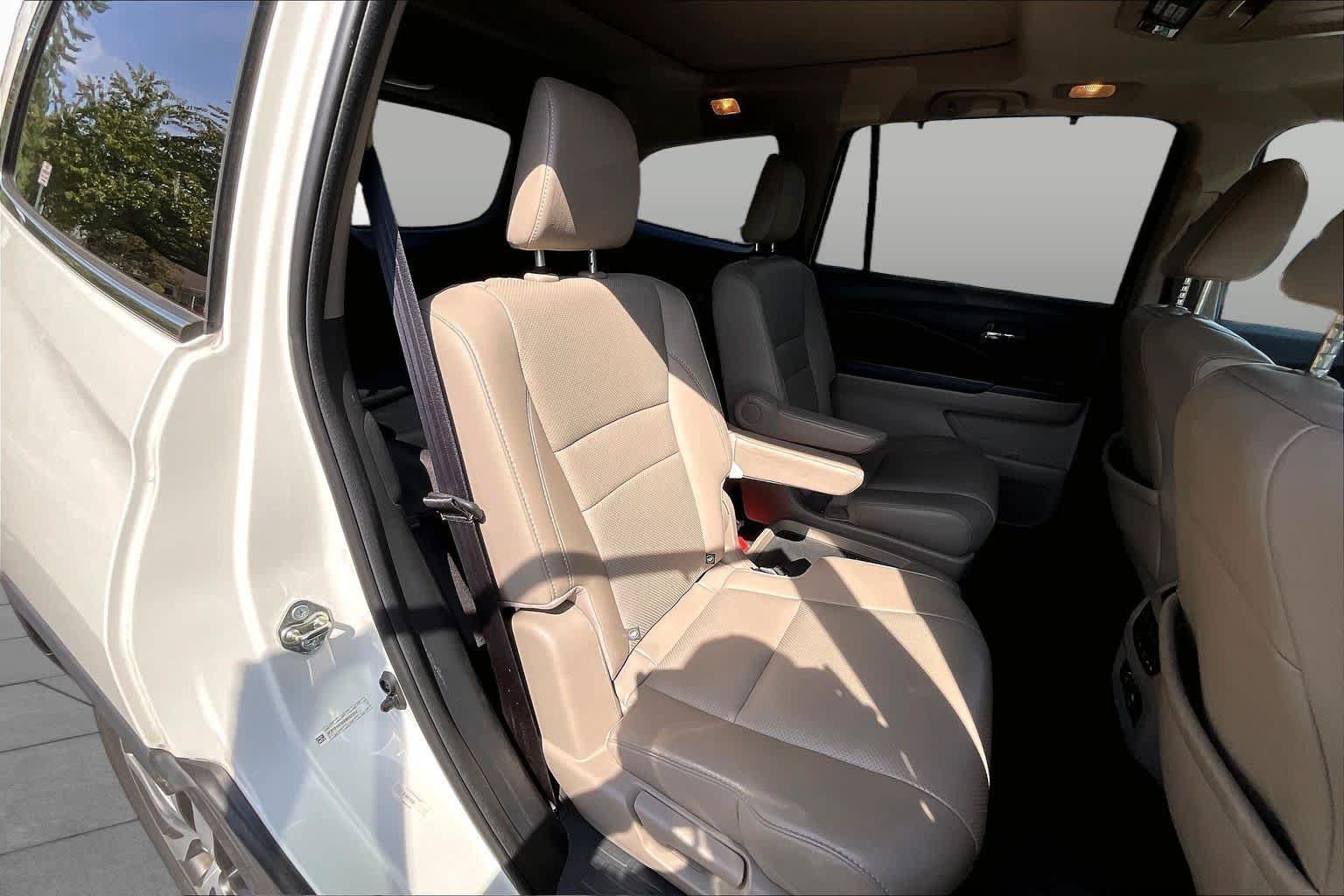Used 2016 Honda Pilot Elite image 19