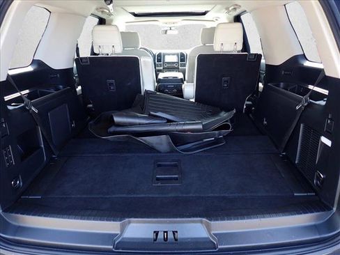 Used 2019 Ford Expedition Platinum AWD/4WD image 8
