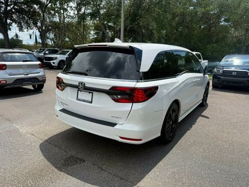 Used 2024 Honda Odyssey Sport image 12