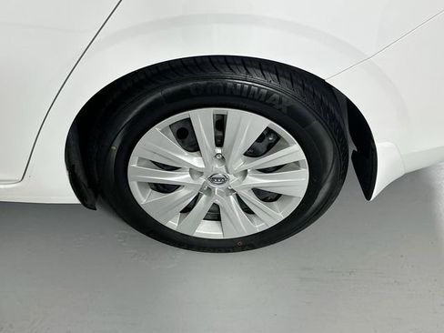 Certified 2024 Nissan Sentra S image 29