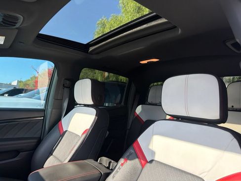 Used 2023 GMC Canyon AT4X AWD/4WD image 10