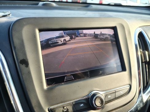 Used 2022 Chevrolet Equinox LT FWD image 20