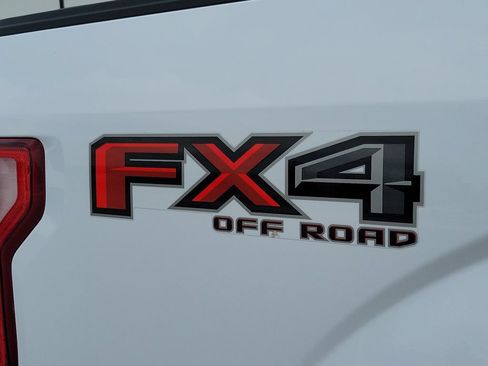Used 2016 Ford F150 Lariat w/ Equipment Group 502A Luxury AWD/4WD image 7
