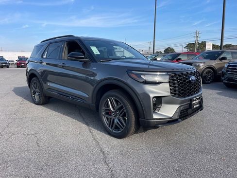 New 2026 Ford Explorer ST-Line w/ ST-Line Street Pack image 4