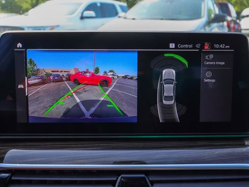 Used 2021 BMW 530i xDrive w/ Premium Package AWD/4WD image 9