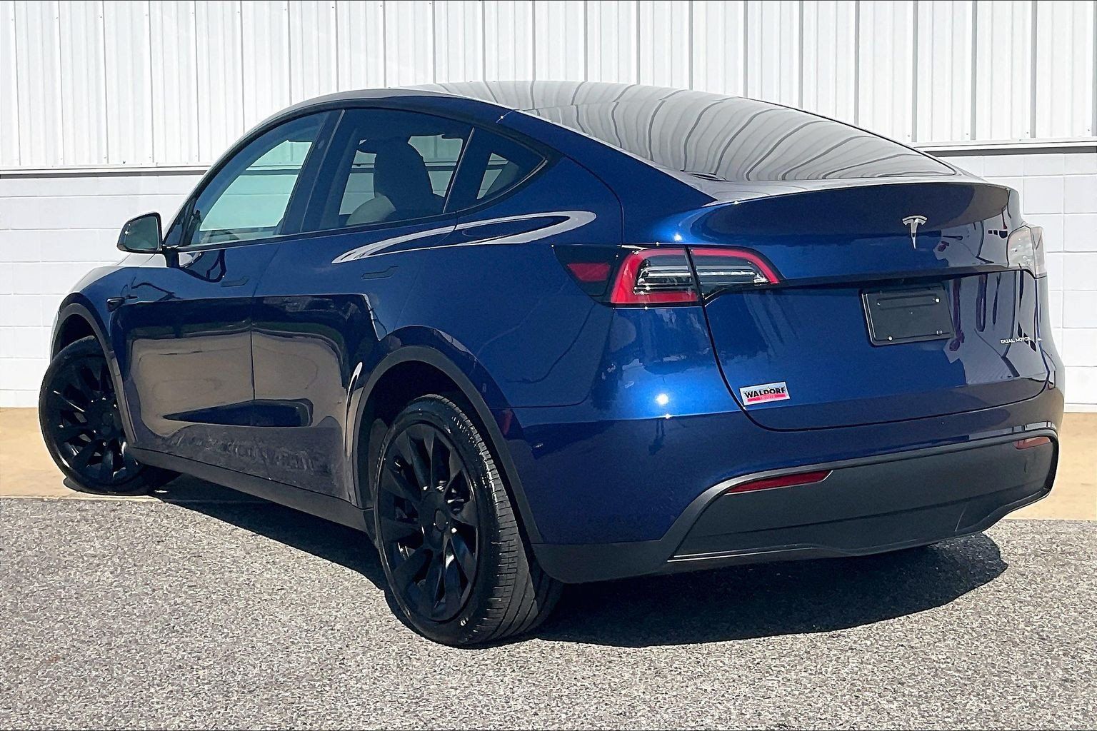 Used 2024 Tesla Model Y Long Range AWD/4WD image 15