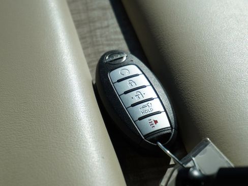 Used 2023 Nissan Murano SL w/ SL Moonroof Package image 18