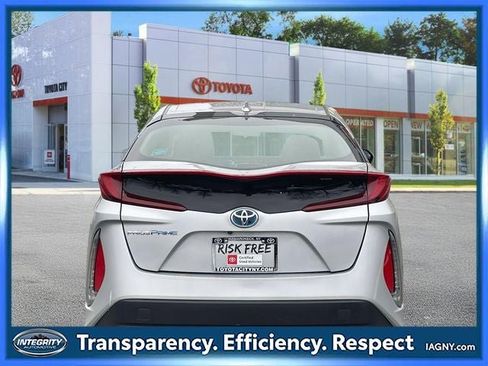 Certified 2017 Toyota Prius Prime Plus image 7