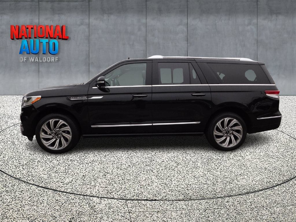 Used 2022 Lincoln Navigator L Reserve AWD/4WD image 6