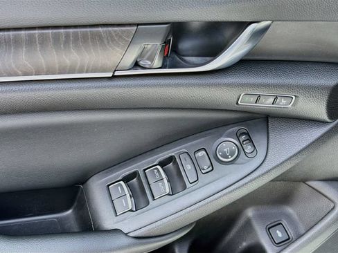 Used 2022 Honda Accord EX-L image 18
