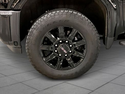 Used 2025 GMC Sierra 2500 AT4 w/ AT4 Premium Plus Package image 11