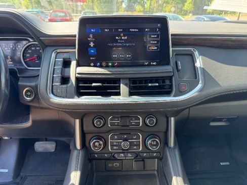 Used 2021 Chevrolet Tahoe Z71 w/ Z71 Off-Road Package image 34