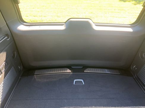 Used 2021 Chevrolet Suburban High Country image 43