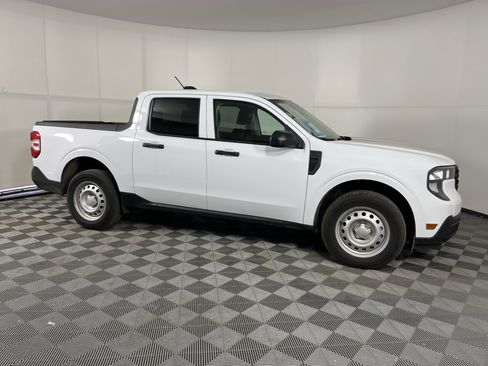 Used 2025 Ford Maverick XL w/ Equipment Group 101A AWD/4WD image 6