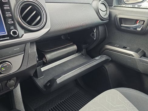 Certified 2022 Toyota Tacoma TRD Sport image 28