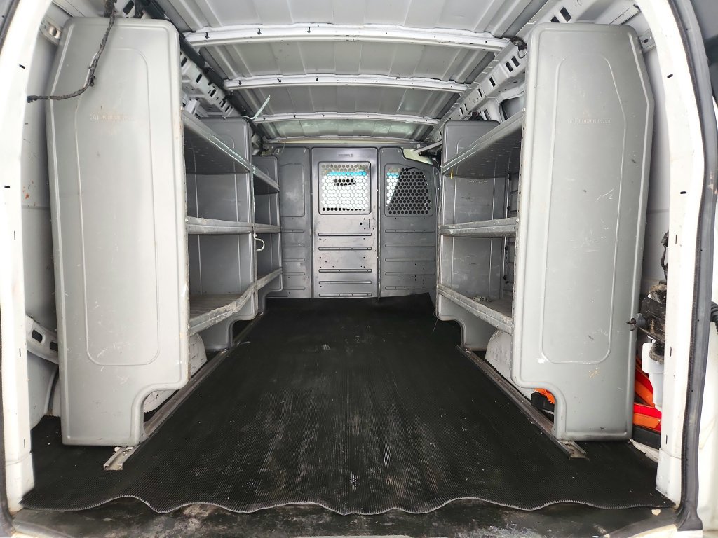 Used 2018 GMC Savana 2500 w/ Driver Convenience Package RWD image 21
