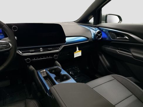 New 2026 Chevrolet Equinox EV LT FWD image 27