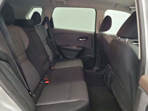 Used 2023 Nissan Rogue SV AWD/4WD image 19