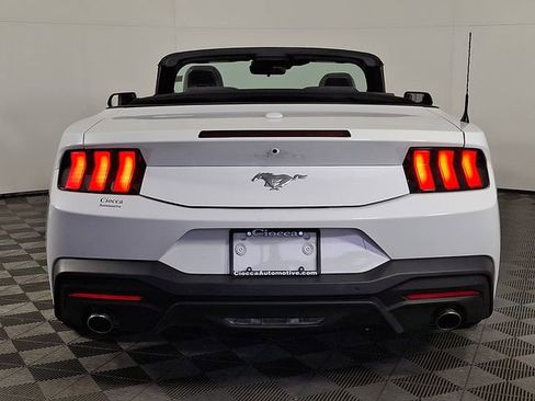 Used 2024 Ford Mustang Convertible RWD image 8