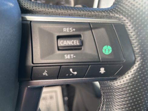 Used 2024 Mitsubishi Outlander SE image 11