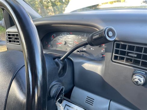 Used 2004 Ford F250 XL image 41