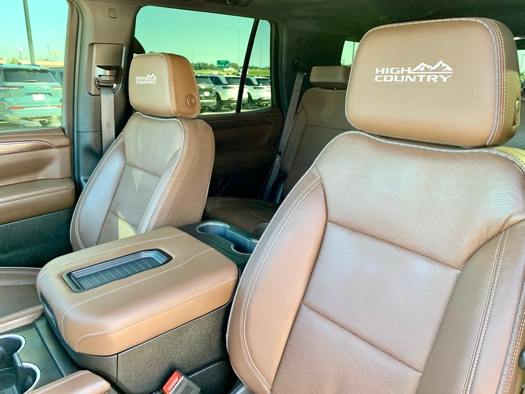 Used 2023 Chevrolet Tahoe High Country RWD image 13