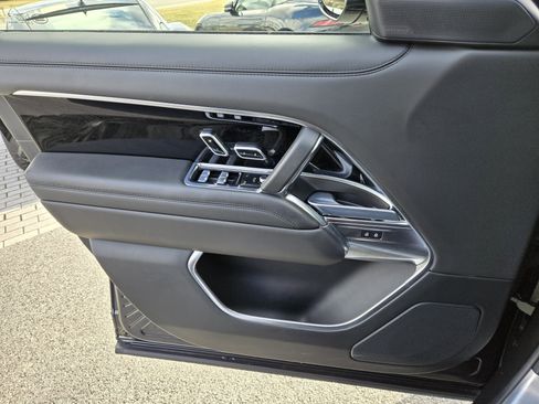 Certified 2024 Land Rover Range Rover SE image 24