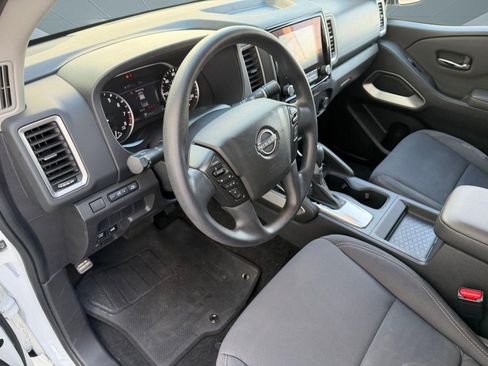 Used 2024 Nissan Frontier SV AWD/4WD image 4