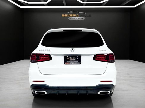 Used 2020 Mercedes-Benz GLC 300 4MATIC w/ AMG Line image 4