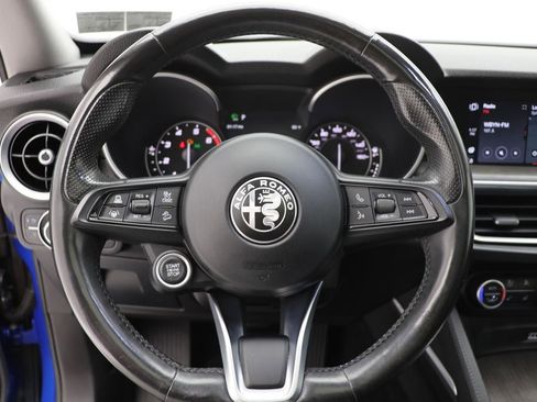 Used 2021 Alfa Romeo Stelvio Ti w/ Nero Edizione image 18