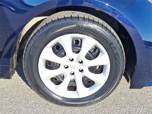 Certified 2025 Toyota Corolla LE image 8