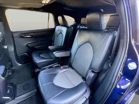 Used 2023 Toyota Highlander XSE AWD/4WD image 21