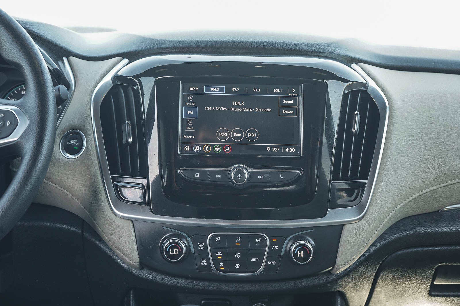 Used 2023 Chevrolet Traverse LS FWD image 15