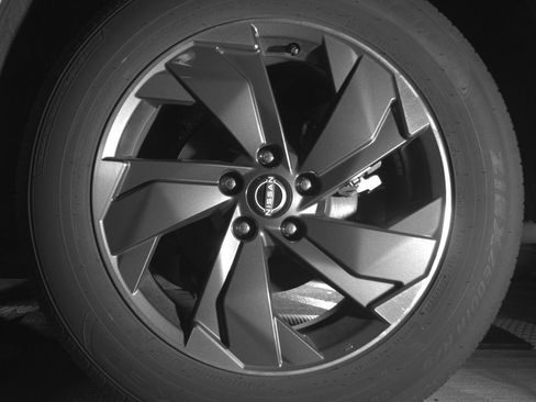 Used 2025 Nissan Rogue SV FWD image 14