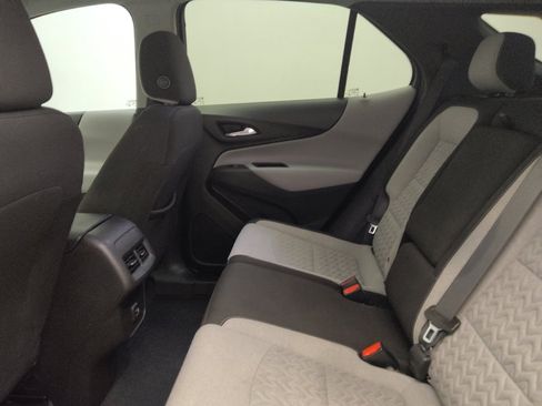 Used 2022 Chevrolet Equinox LS AWD/4WD image 18
