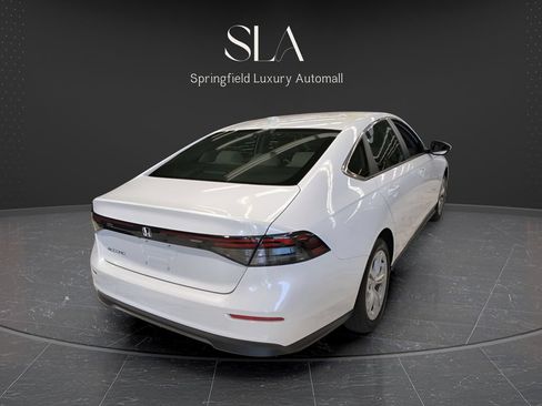Used 2025 Honda Accord LX image 7