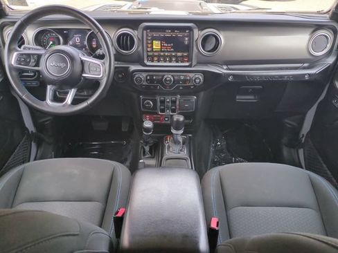 Used 2023 Jeep Wrangler Unlimited Rubicon 4xe w/ Cold Weather Group AWD/4WD image 15