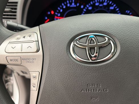 Used 2011 Toyota Camry LE w/ LE Extra-Value Pkg FWD image 18