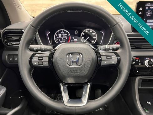 Used 2025 Honda Pilot Touring image 8