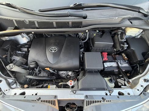 Used 2018 Toyota Sienna XLE FWD image 54