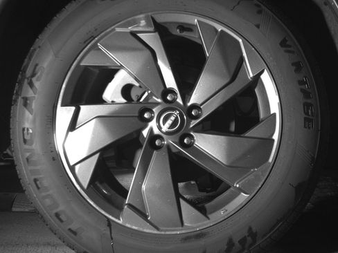 Used 2025 Nissan Rogue SV FWD image 15