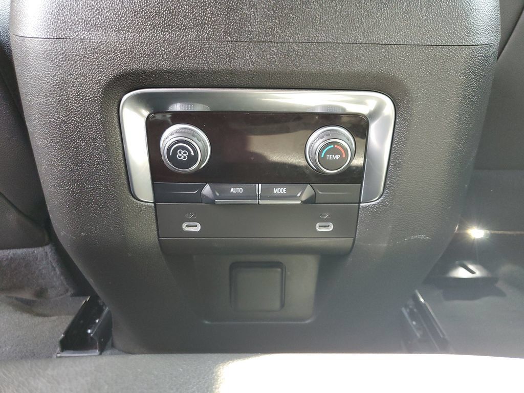 Used 2024 Chevrolet Tahoe LT RWD image 14