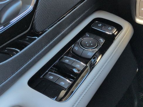 Used 2026 Lincoln Aviator 2WD image 23