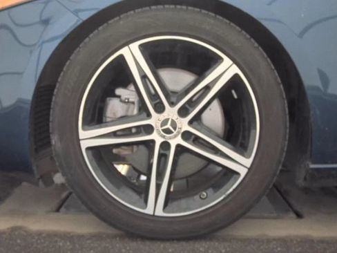 Used 2022 Mercedes-Benz A 220 4MATIC w/ Premium Package Lite image 5